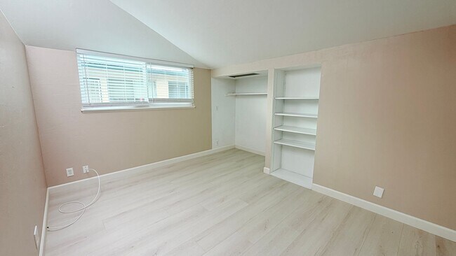 Building Photo - 14723 Martell Ave