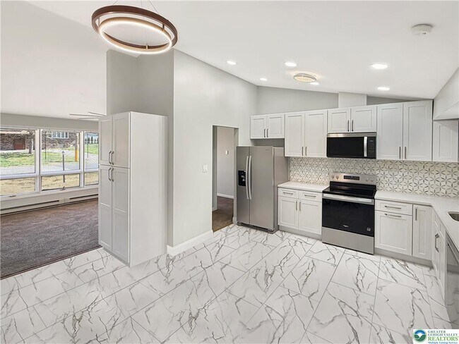 Building Photo - 308 Hemlock Ln