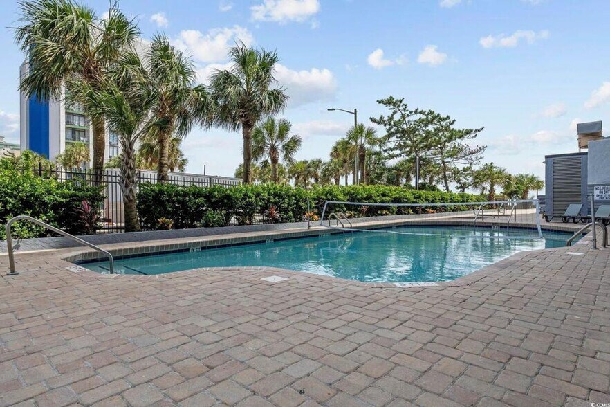 Building Photo - 2001 S Ocean Blvd