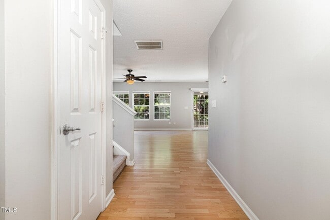 Building Photo - 128 Georgetowne Dr