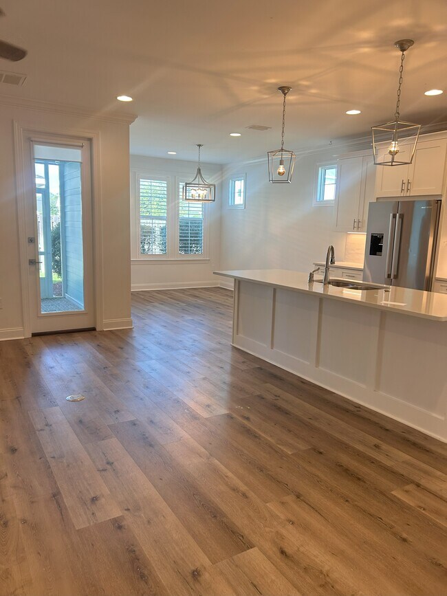 Building Photo - 14 Conifer Ct