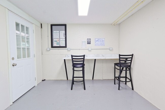Building Photo - 3021 Pestalozzi St