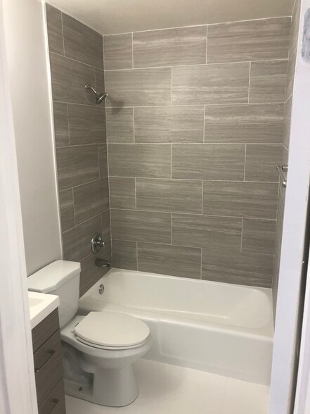 Building Photo - 8962 SW 40th Terrace