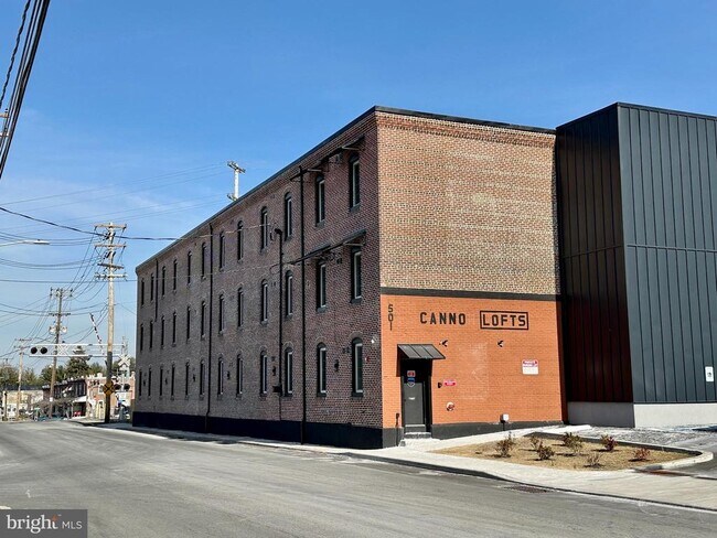 Primary Photo - 501 N Cannon Ave