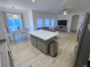 Building Photo - 8781 Jefferson Dr