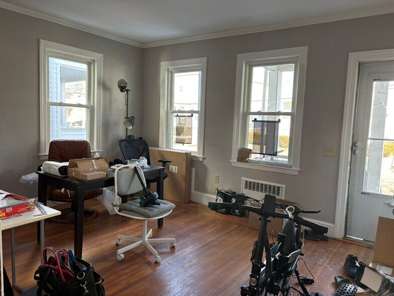 Building Photo - 58 Prentiss St