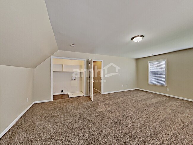 Building Photo - 2581 Douglas Ln