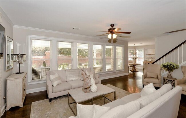 Building Photo - 310 Windsor Gate Cove NE