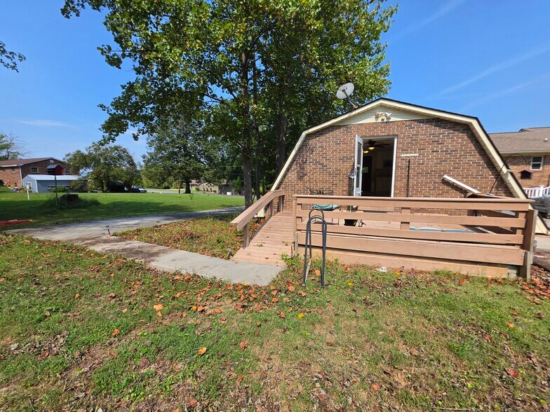 Building Photo - 4068 Peace Dr