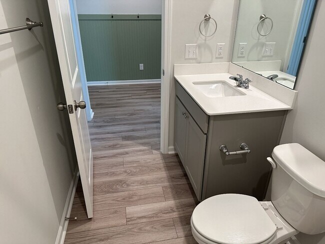 Building Photo - 964 Longleaf Dr