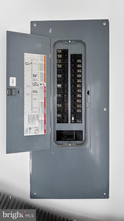 Building Photo - 232 Morris Dr