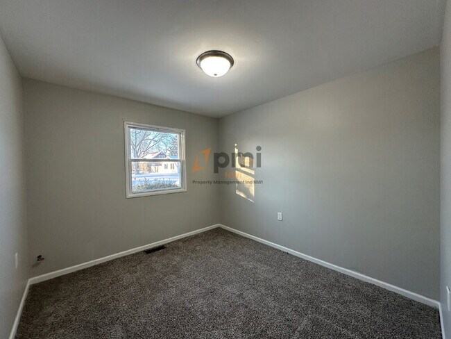 Building Photo - 333 Midway Dr