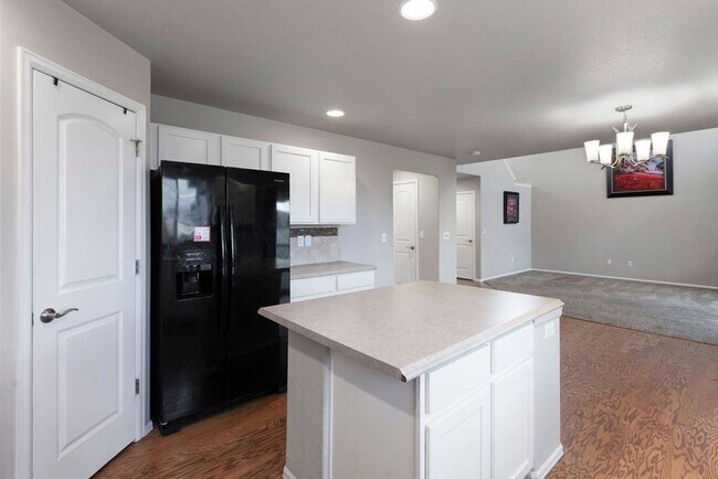 Building Photo - 3 Bedroom 2 1/2 Bath in Loveland