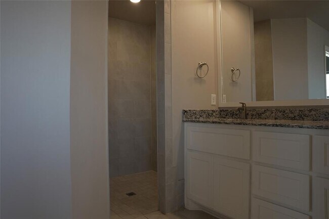 Building Photo - 5216 Bing Cir