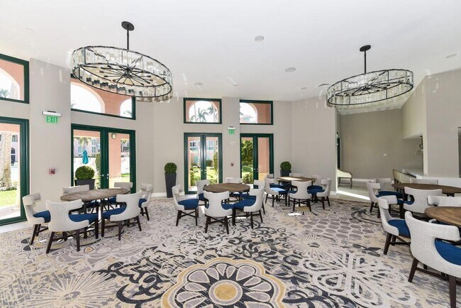 Building Photo - 120 SE 5th Ave