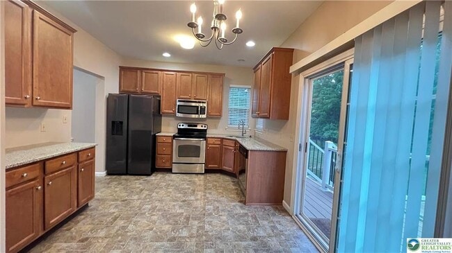 Building Photo - 2288 Creekside Dr