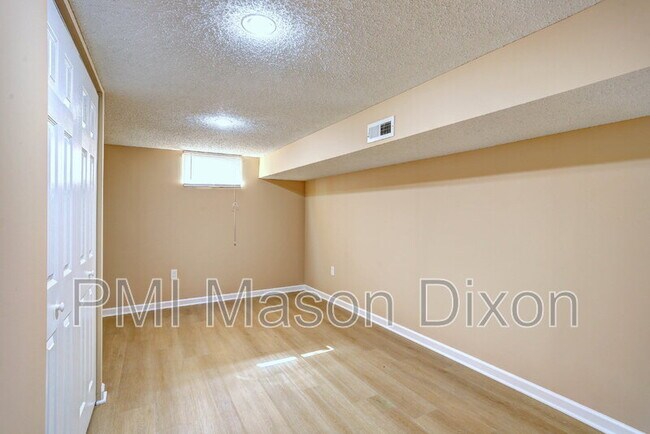 Building Photo - 8523 Fieldway Dr