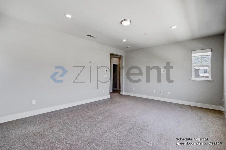 Building Photo - 7150 Kirigin Way