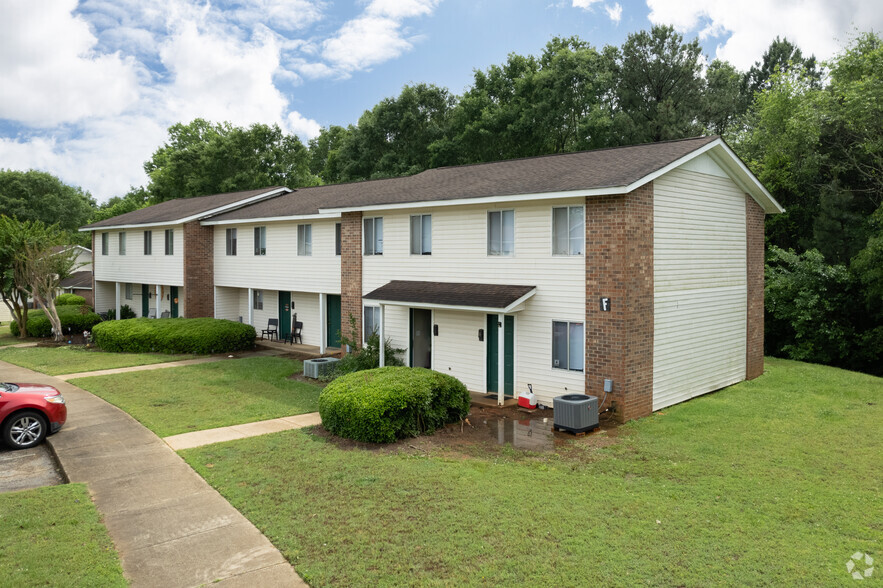 Primary Photo - Hampton Ridge Apartments