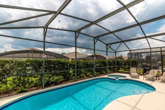 Building Photo - 8171 Fan Palm Way