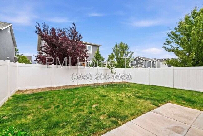Building Photo - 1812 W Parkview Dr