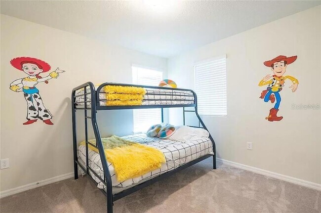 Building Photo - 7243 Oak Hammock Dr
