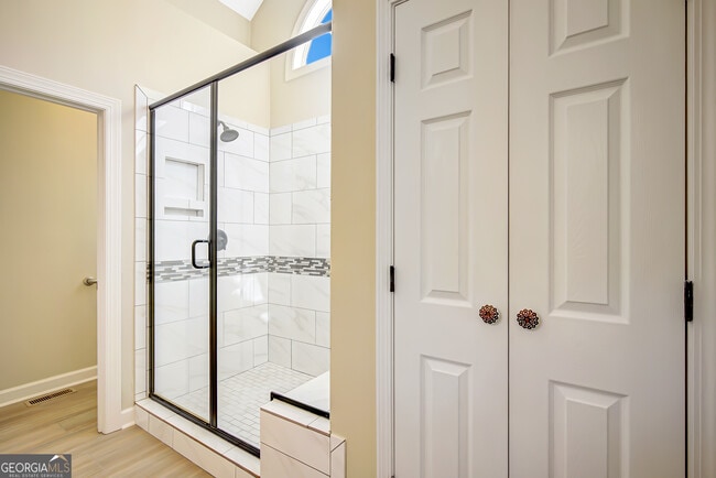 Building Photo - 112 Cottage Grove