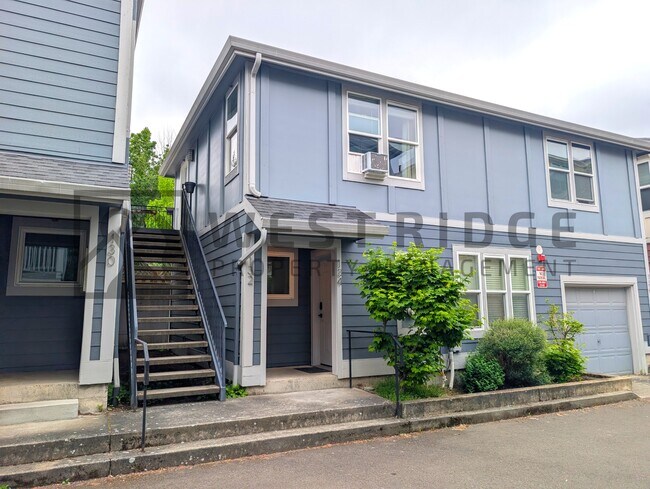 Building Photo - 132 SE 119th Ave