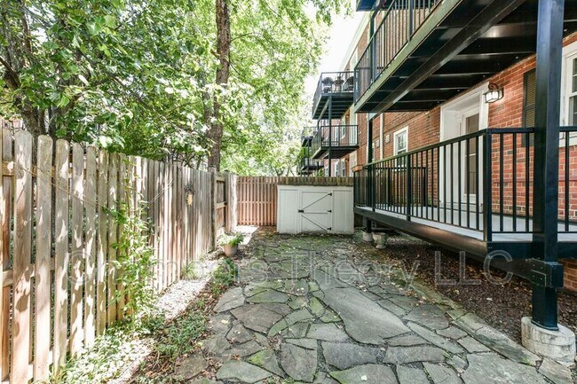 Building Photo - 3057 S Buchanan St