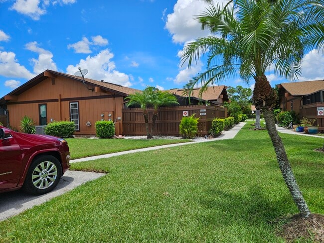 Primary Photo - 15451 Crystal Lake Dr