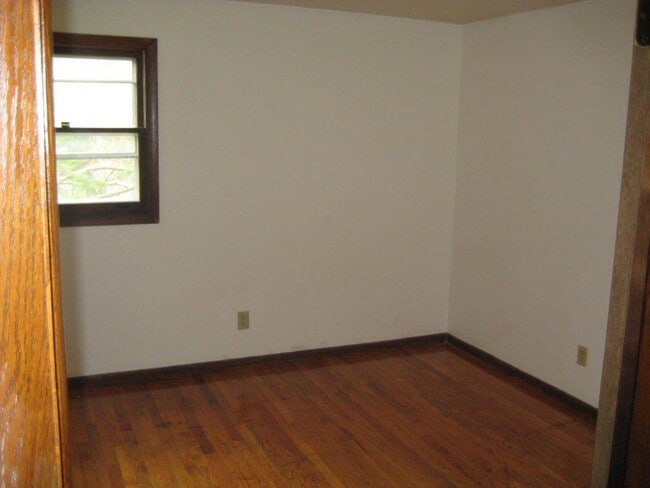 Building Photo - 3122 Churchill Dr