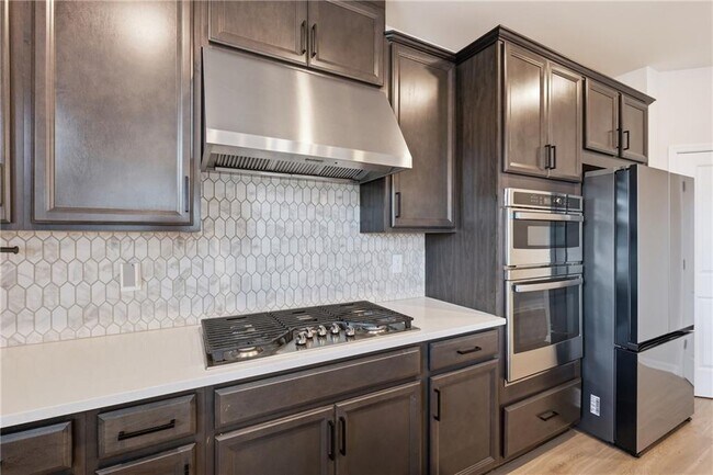 Building Photo - 8820 Shipton Cir