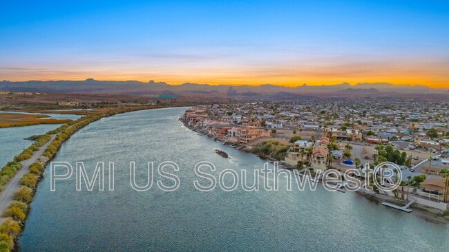 Building Photo - 437 Riverfront Dr