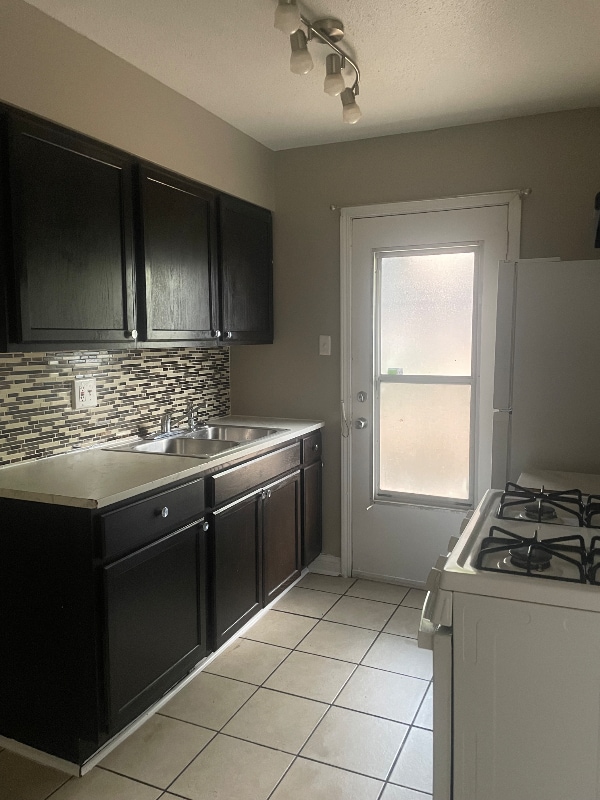 Building Photo - 4653 Cotton Dr
