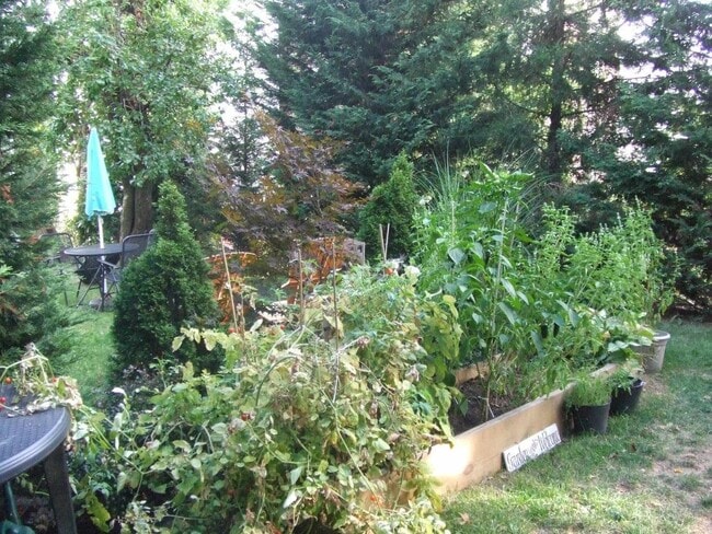 Building Photo - 334 Paterson Plank Rd