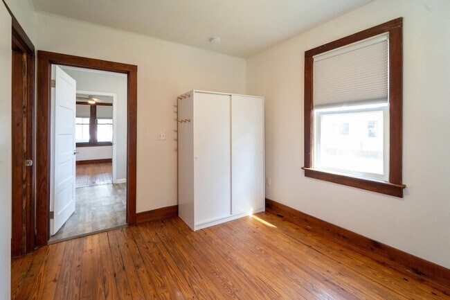 Building Photo - 23 Hope St