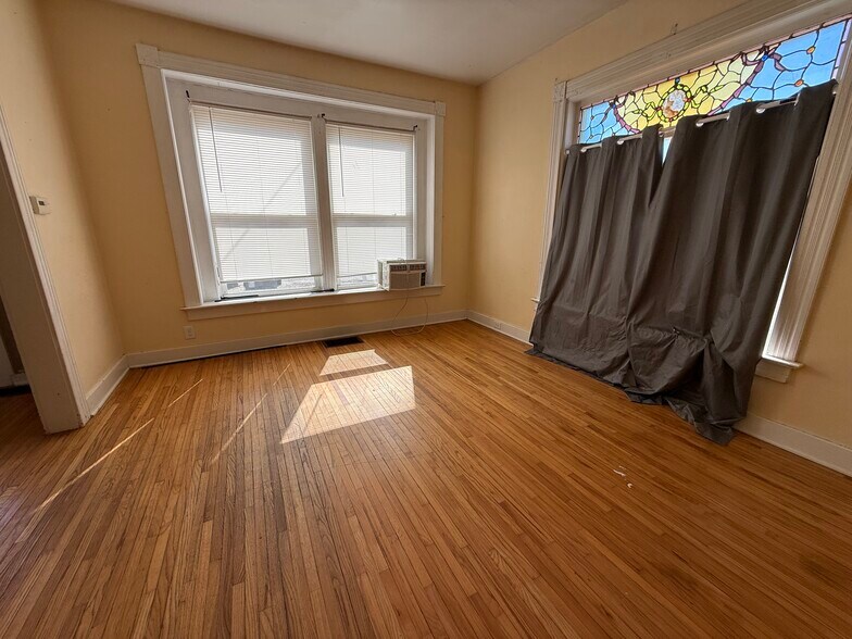 Building Photo - 417 E Orange St