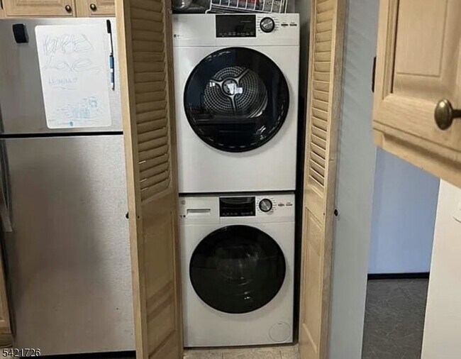 Building Photo - 310 Lookout Ave