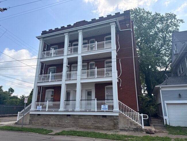 Building Photo - 316 S Monroe St