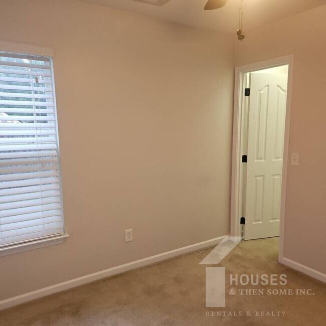 Building Photo - 317 Millervale Rd