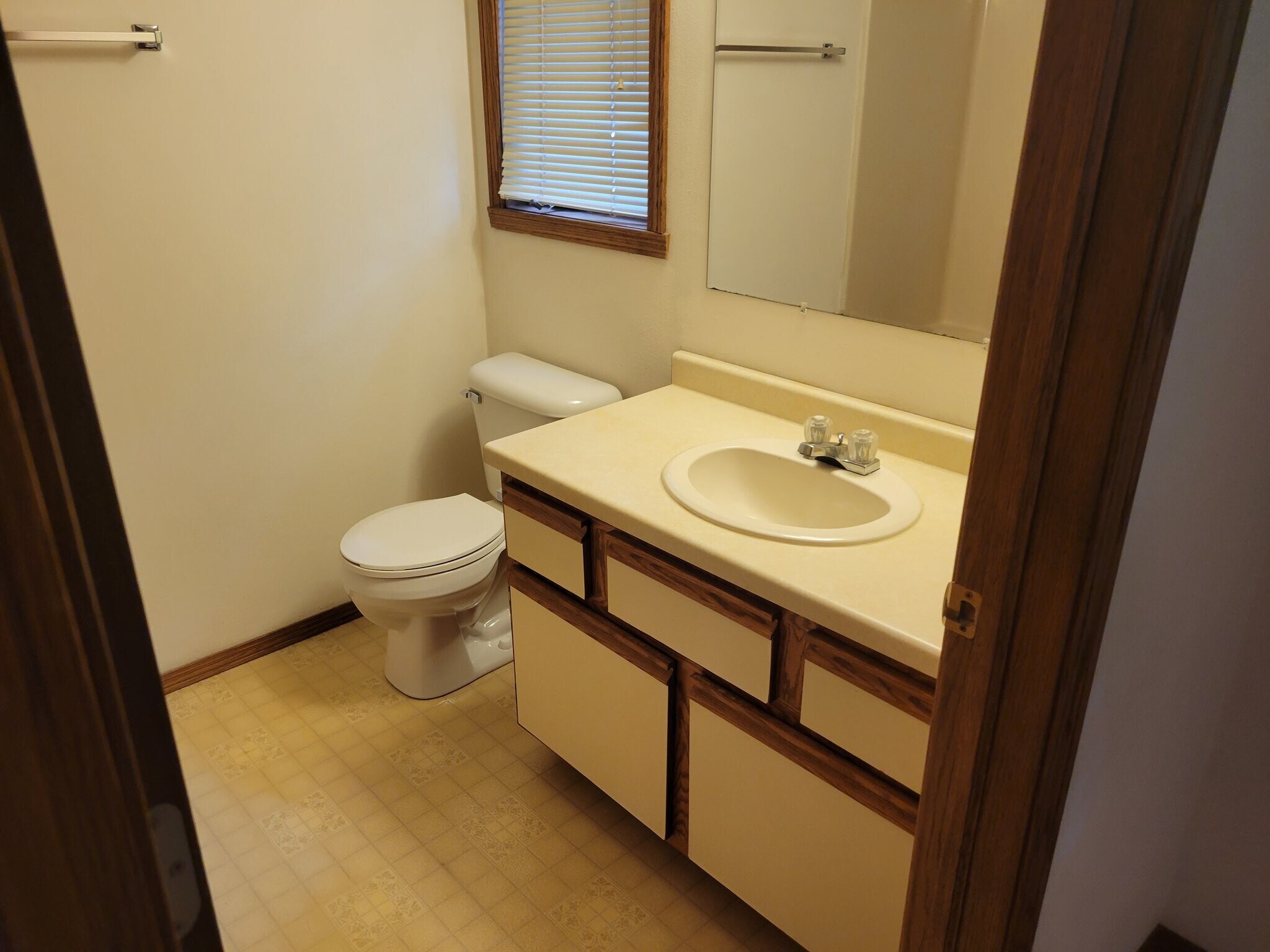 Building Photo - 13 Century Ct