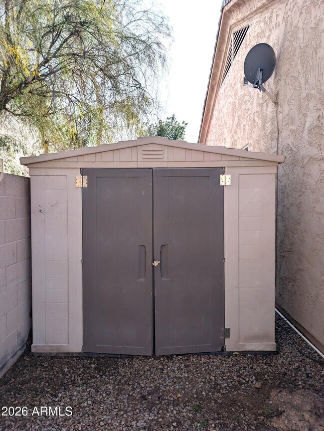 Building Photo - 2224 E Detroit St