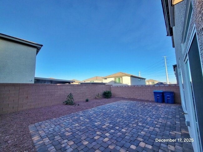 Building Photo - 5878 Aurora Gold Ave