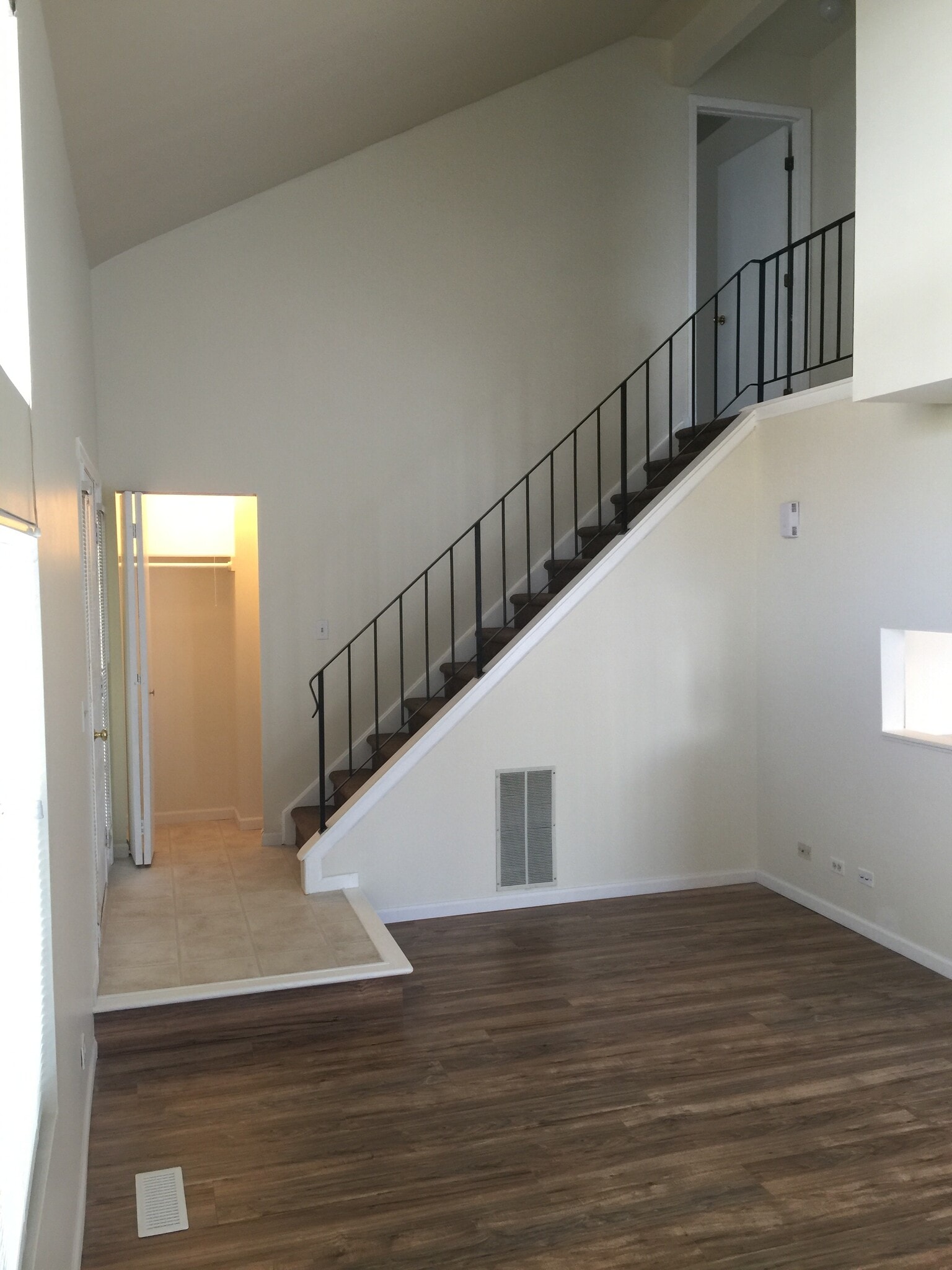 Building Photo - 263 Acorn Dr