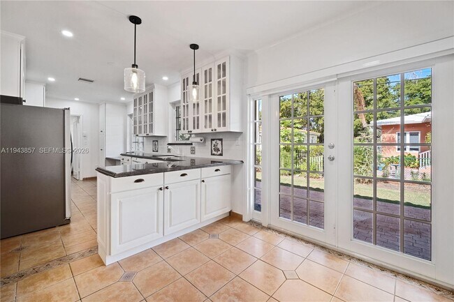 Building Photo - 329 Candia Ave