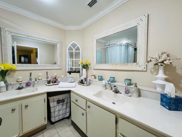 Building Photo - 100 Pelican Pointe Dr