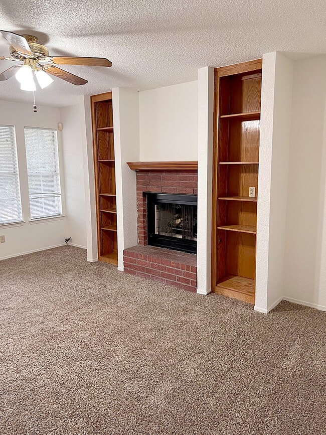 Building Photo - 7125 Tierra Taos Dr