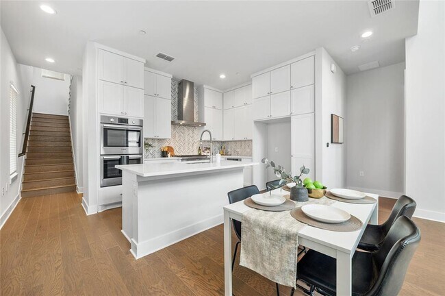 Building Photo - 4410 Grotto Dr