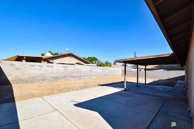 Building Photo - 4660 W 18th Pl