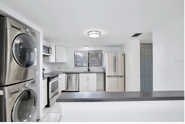 Building Photo - 713 St Matthew Cir